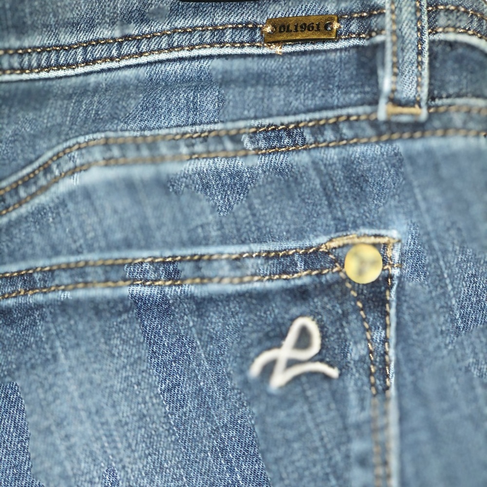 ***SOLD*** DL1961 Toni High Rise Cropped Jean in Bryant 26 - Picture 5 of 9